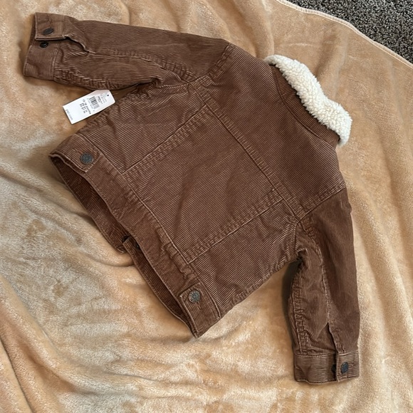 Baby Gap brown corduroy and Sherpa lined coat. NWT. Snap front closure. - Picture 2 of 5